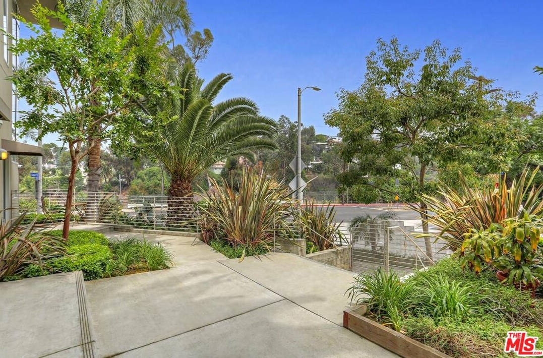 2024 Allesandro St Apt 2, Los Angeles, CA 90039
