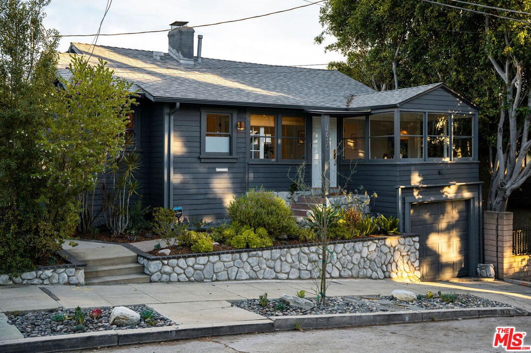 1630 Benton Way, Los Angeles, CA 90026-1415
