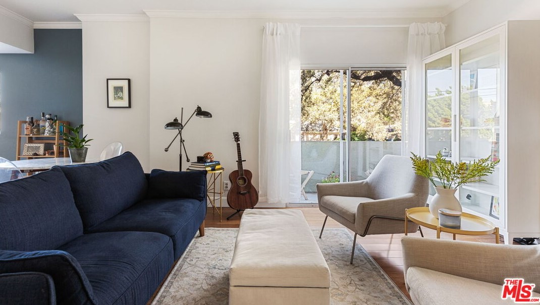 10926 Moorpark St #3, North Hollywood, CA 91602