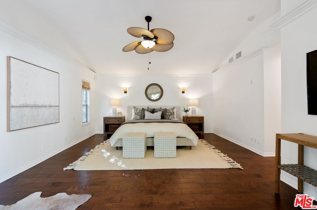 18128 Erwin St, Los Angeles CA  91335-7146 exterior