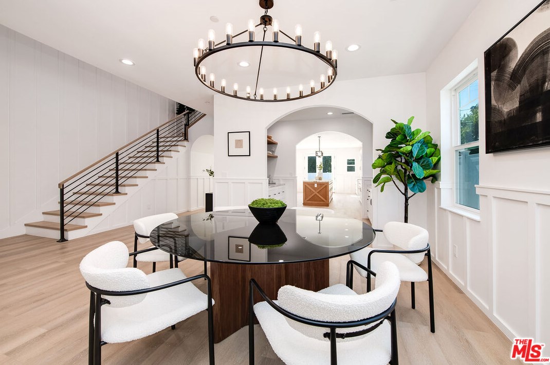 1025 Carmelina Ave, Los Angeles CA  90049-5809 exterior