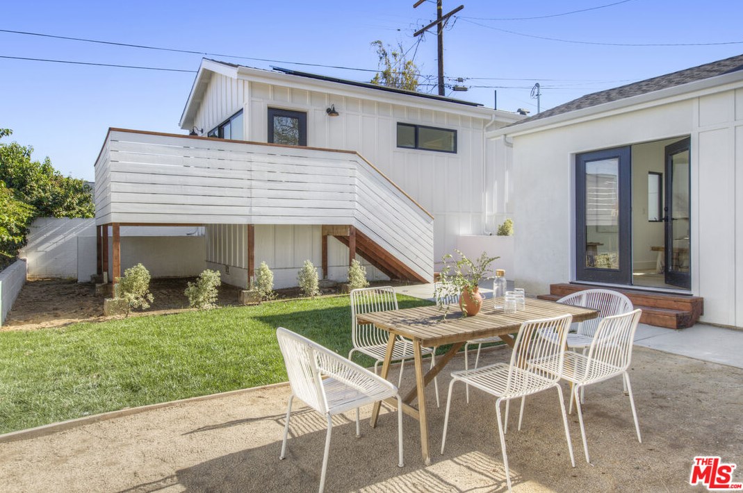 1828 Cochran Ave, Los Angeles CA  90019-5218 exterior