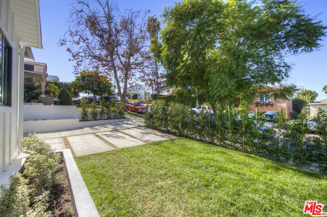 1828 Cochran Ave, Los Angeles CA  90019-5218 exterior
