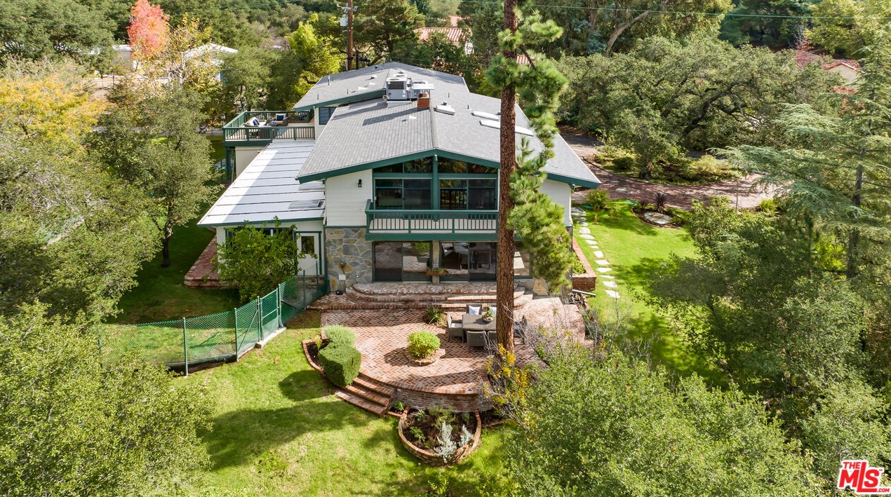 21119 Entrada Rd, Topanga, CA 90290