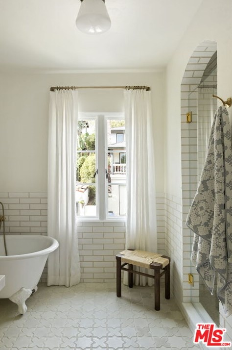 2466 Moreno Dr, Los Angeles CA  90039-2640 exterior