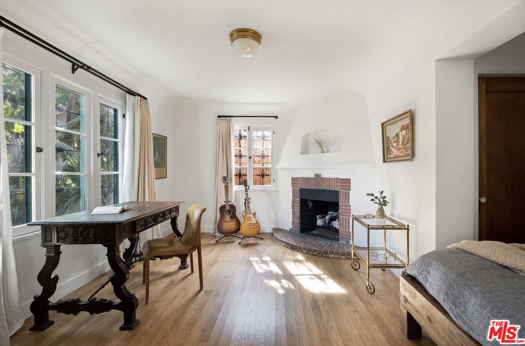 2466 Moreno Dr, Los Angeles CA  90039-2640 exterior