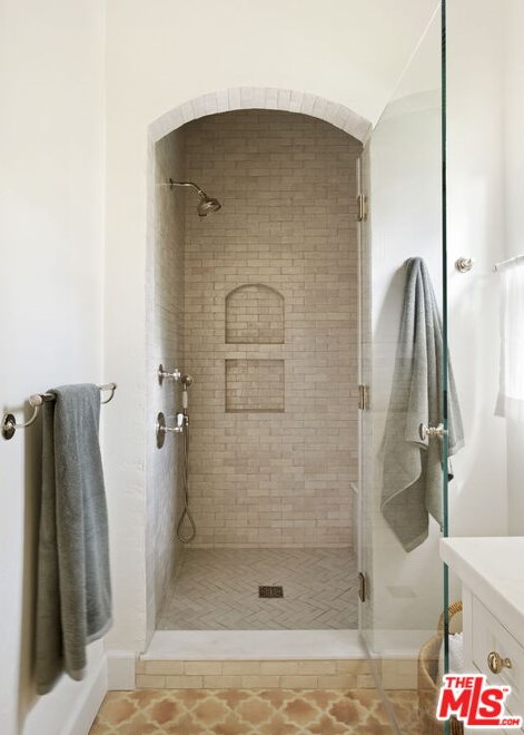 2466 Moreno Dr, Los Angeles CA  90039-2640 exterior