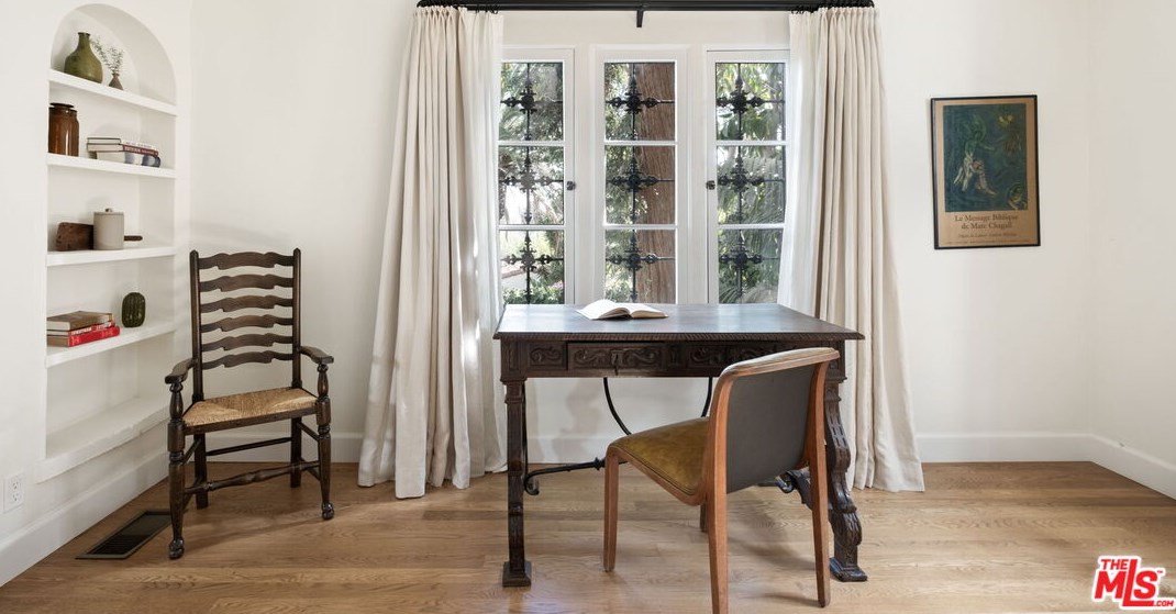 2466 Moreno Dr, Los Angeles CA  90039-2640 exterior