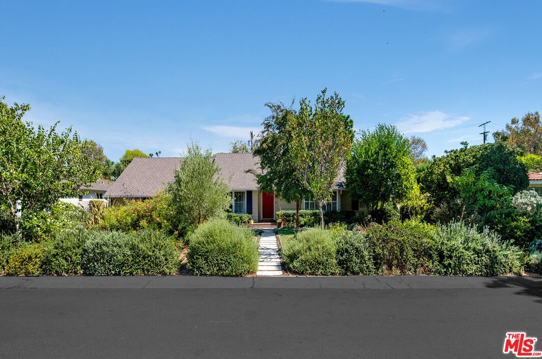 4638 Placidia Ave, North Hollywood, CA 91602