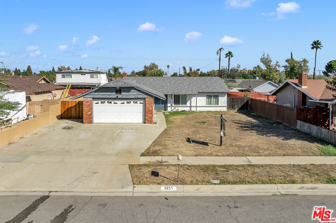 9855 Chantry Ave, Fontana, CA 92335-6607