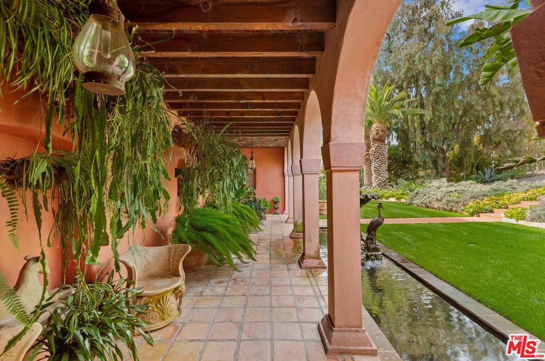 1855 San Leandro Ln, Santa Barbara, CA 93108