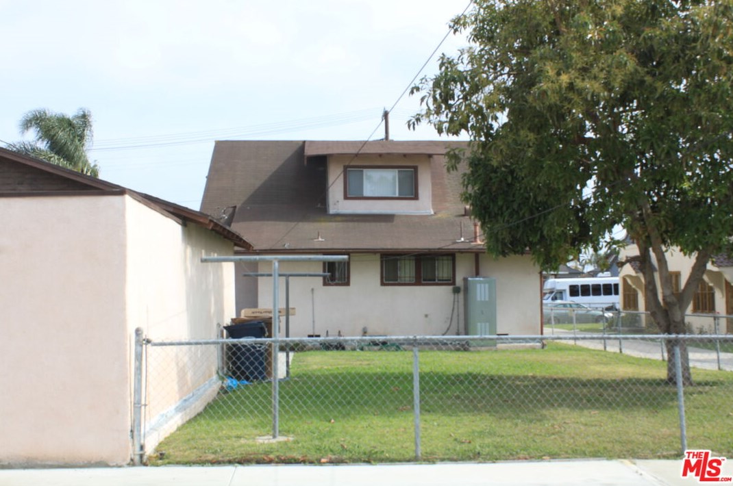 1235 93rd St, Los Angeles, CA 90044-1912