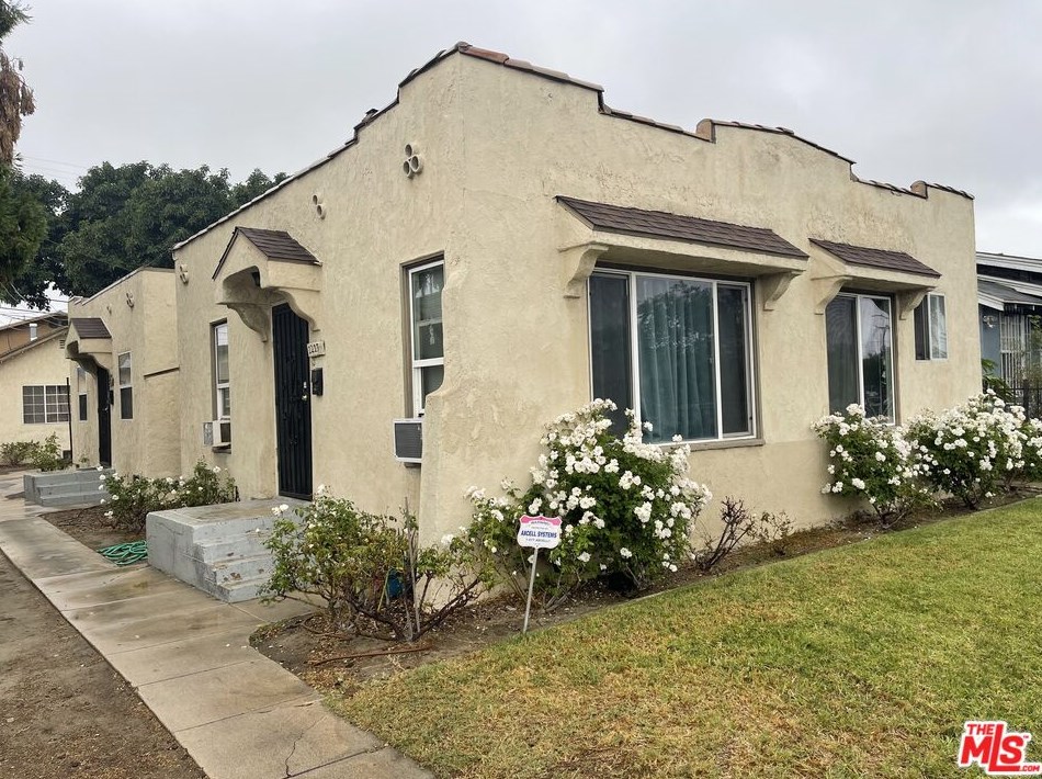 1209 67th St, Los Angeles, CA 90001-1626