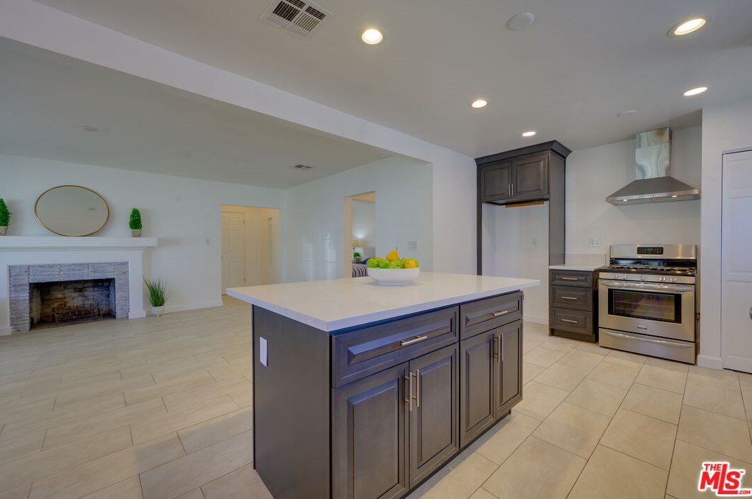 1744 Elizabeth St, Pasadena CA  91104-2763 exterior