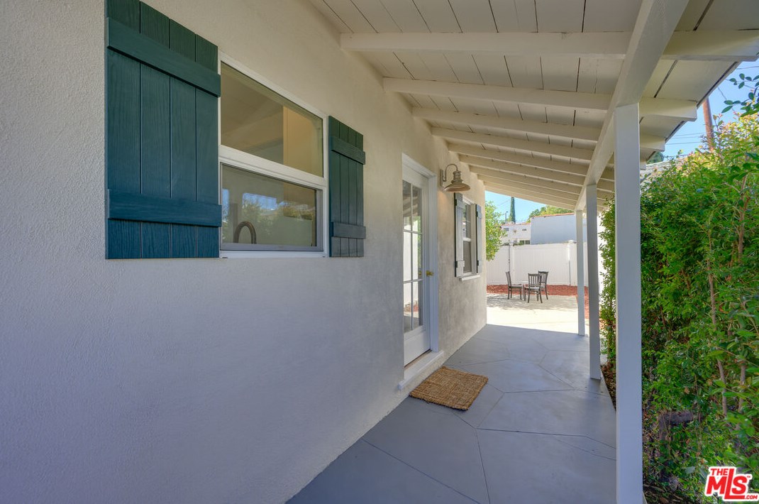 1744 Elizabeth St, Pasadena CA  91104-2763 exterior