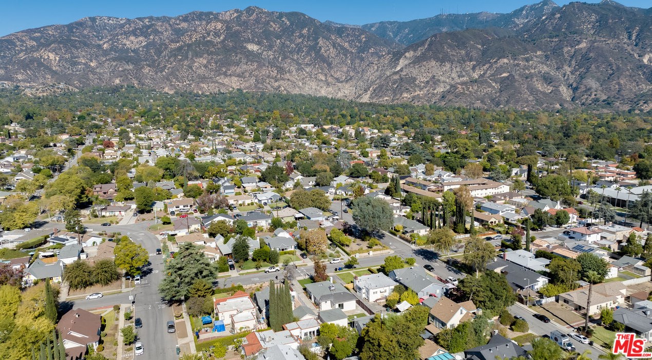 1744 Elizabeth St, Pasadena CA  91104-2763 exterior