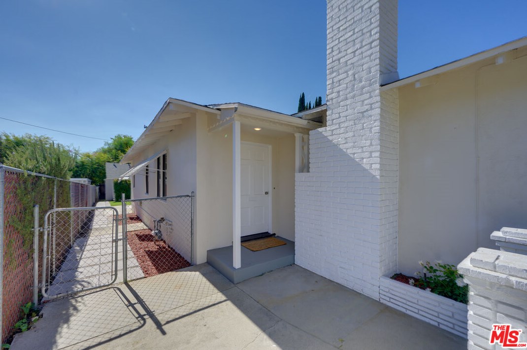 1744 Elizabeth St, Pasadena CA  91104-2763 exterior
