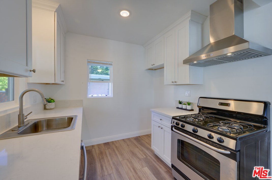 1744 Elizabeth St, Pasadena CA  91104-2763 exterior
