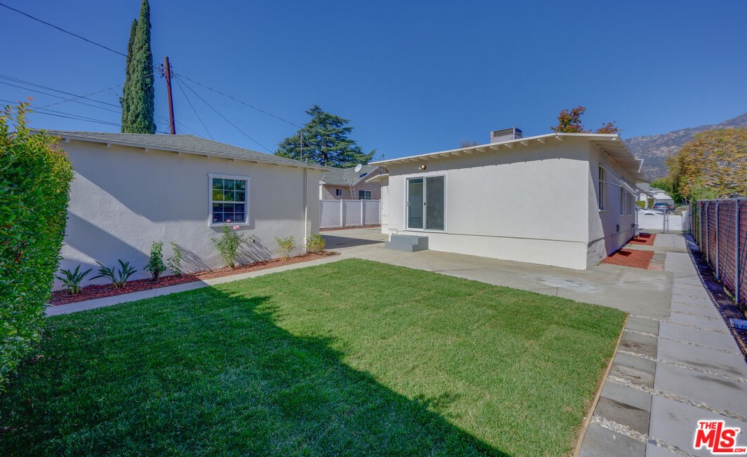 1744 Elizabeth St, Pasadena CA  91104-2763 exterior