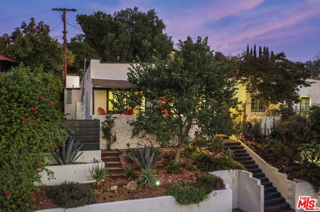 677 Romulo St, Los Angeles, CA 90065-1653
