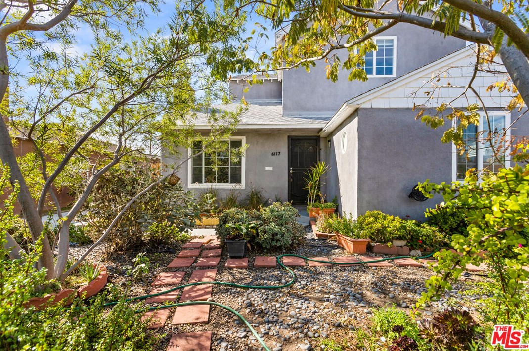 6117 Denny Ave, North Hollywood, CA 91606