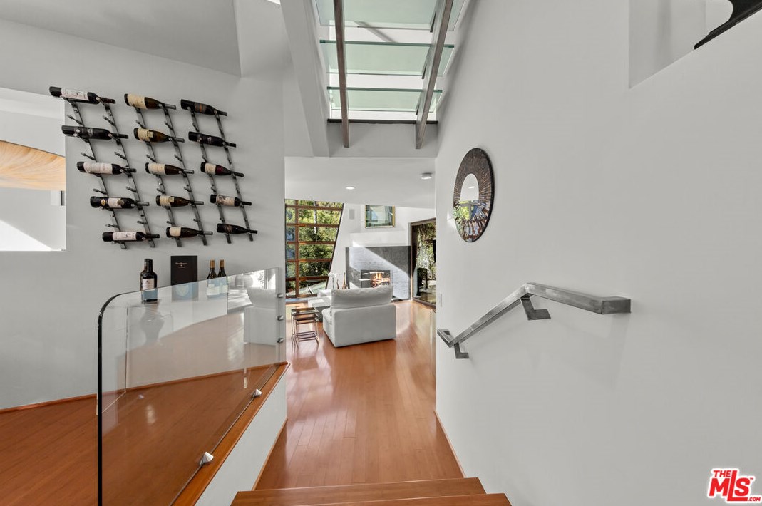 3110 Deronda Dr, Los Angeles CA  90068-1608 exterior
