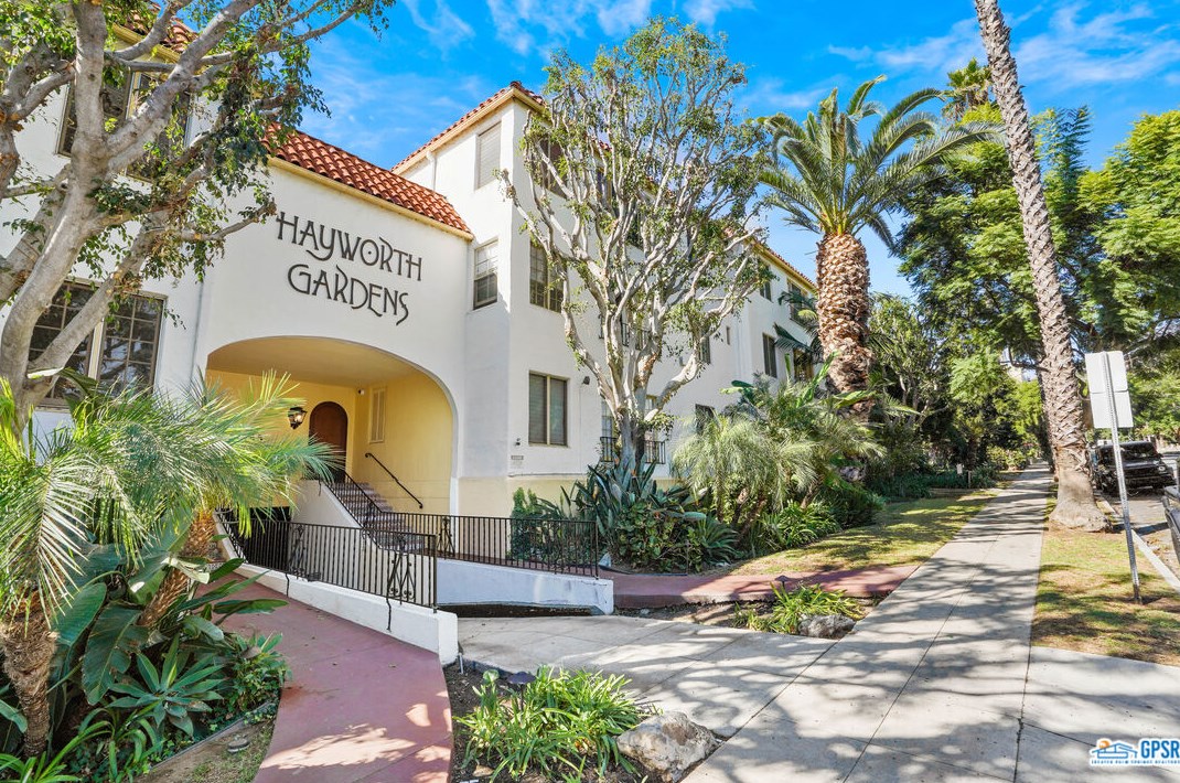 1345 Hayworth Ave, Los Angeles CA  90046-4699 exterior