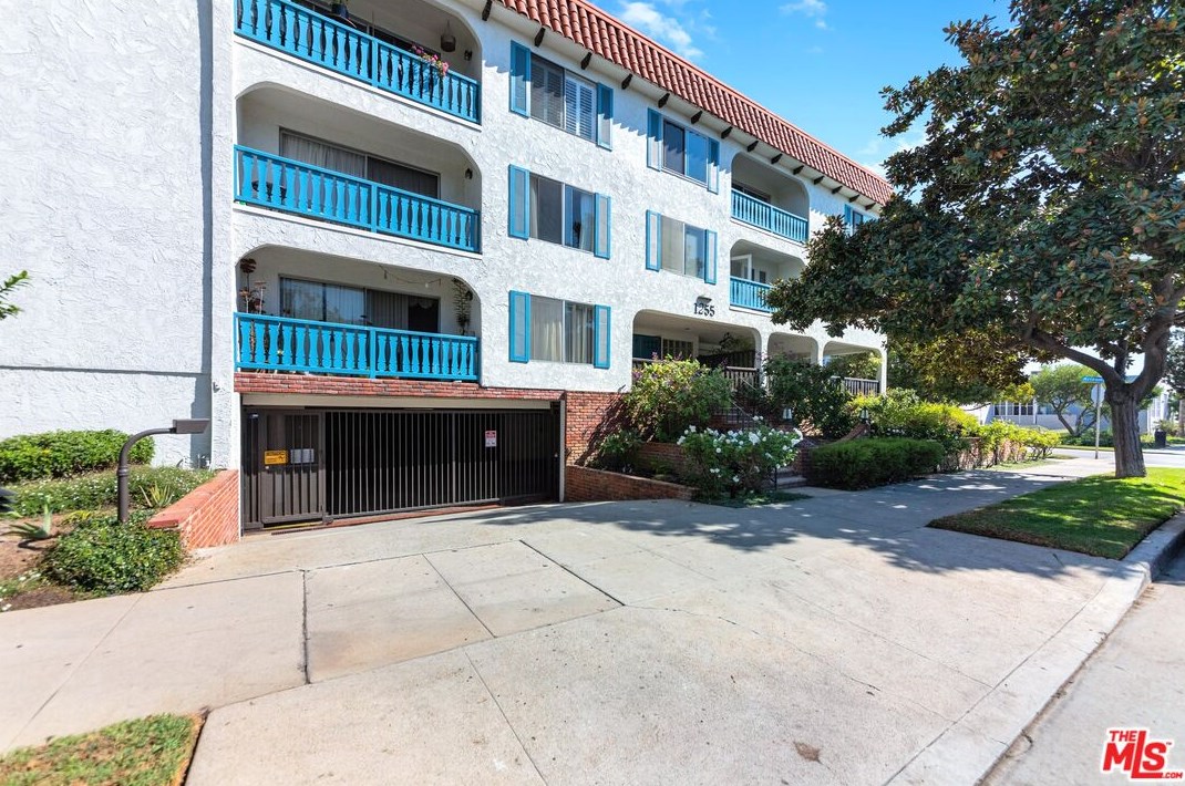 1255 10th St #106, Santa Monica, CA 90401