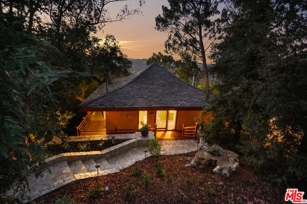 20193 Observation Dr, Topanga, CA 90290
