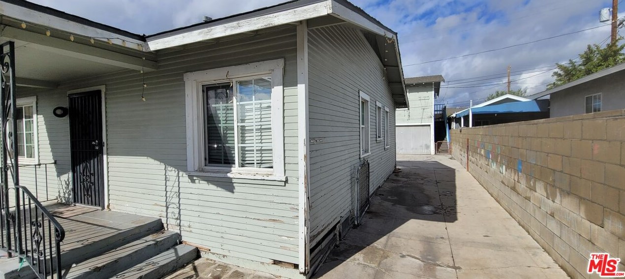 2659 Thorpe Ave, Los Angeles CA  90065-1127 exterior