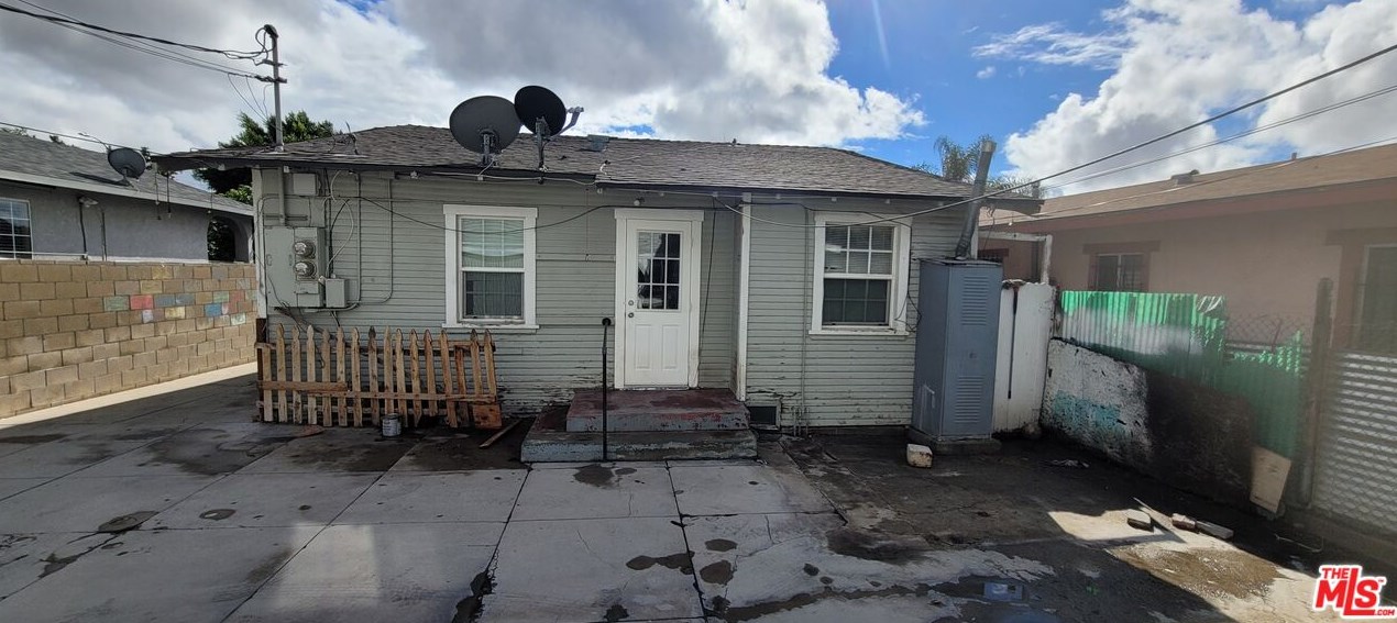 2659 Thorpe Ave, Los Angeles CA  90065-1127 exterior