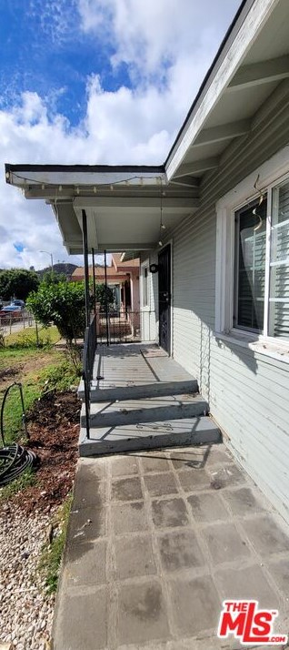 2659 Thorpe Ave, Los Angeles CA  90065-1127 exterior