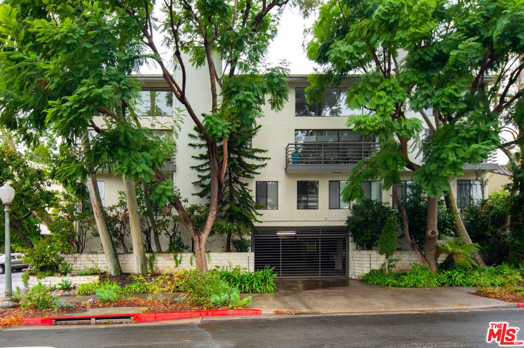 10633 Holman Ave, Los Angeles CA  90024-3903 exterior