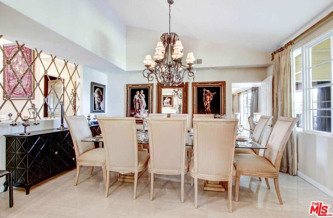 12535 Promontory Rd, Los Angeles CA  90049-6814 exterior