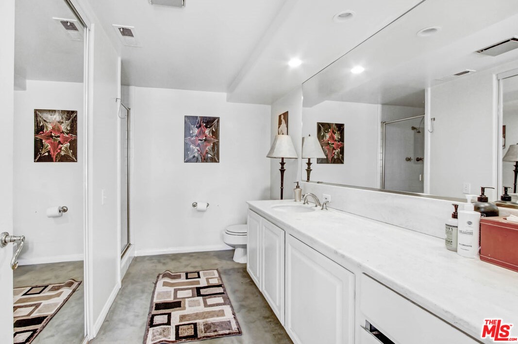 12535 Promontory Rd, Los Angeles CA  90049-6814 exterior