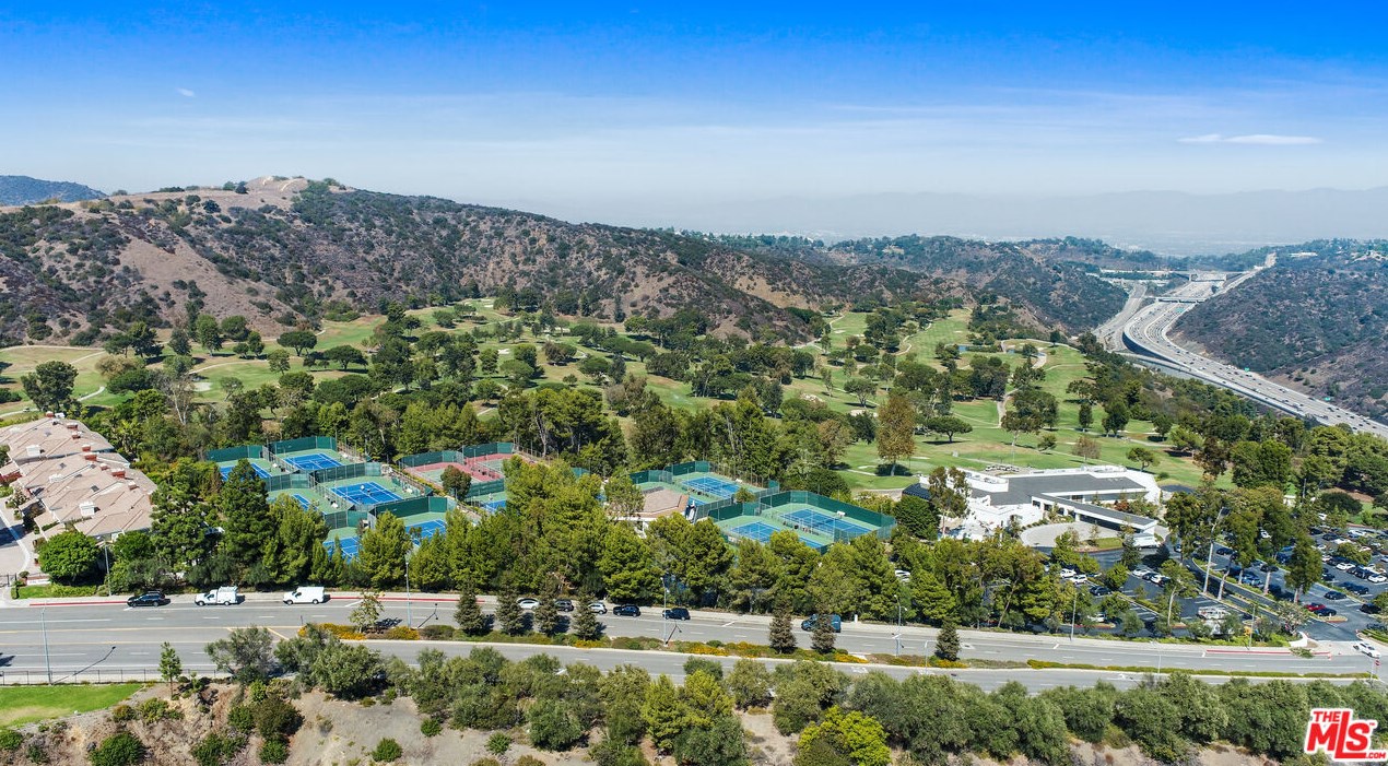 12535 Promontory Rd, Los Angeles CA  90049-6814 exterior