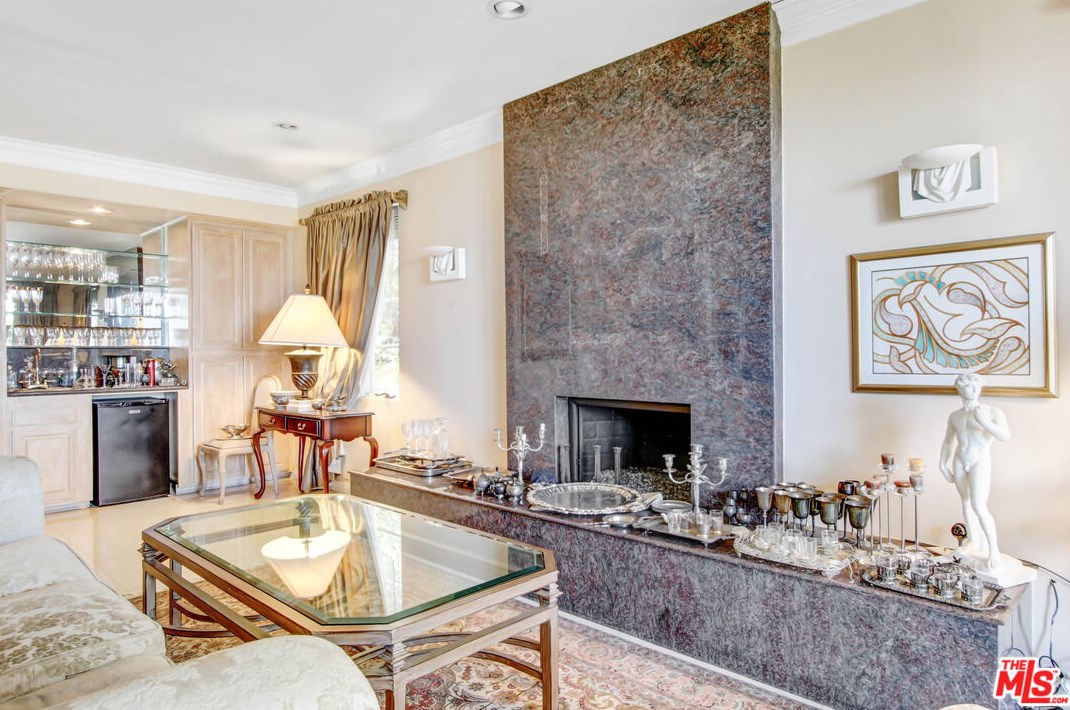 12535 Promontory Rd, Los Angeles CA  90049-6814 exterior