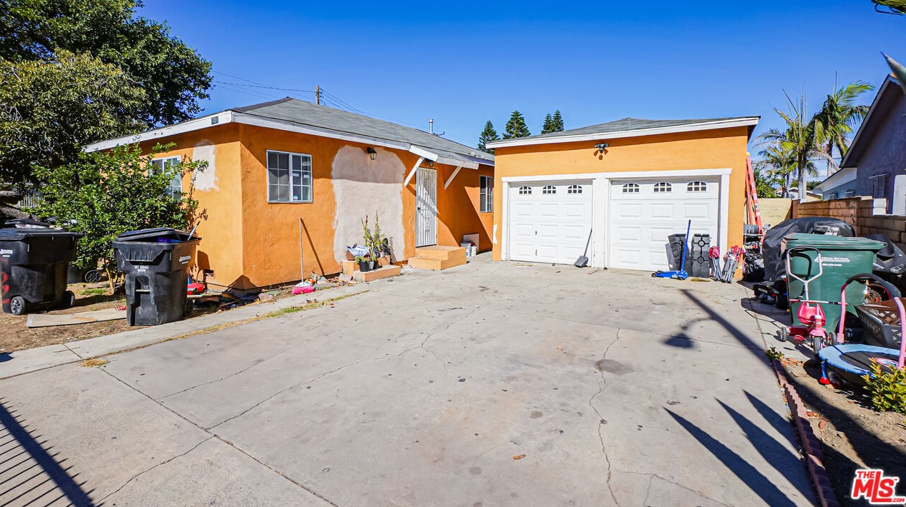 6001 Gotham St, Bell, CA 90201