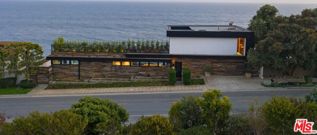 31478 Broad Bch Rd, Malibu CA  90265-2669 exterior