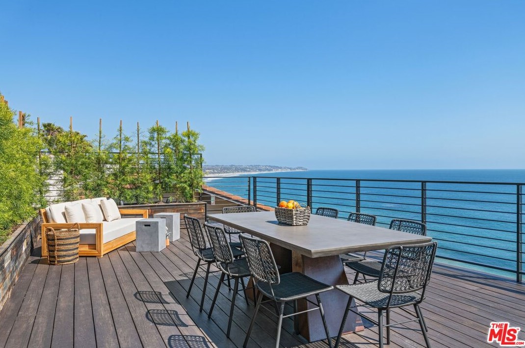 31478 Broad Bch Rd, Malibu CA  90265-2669 exterior