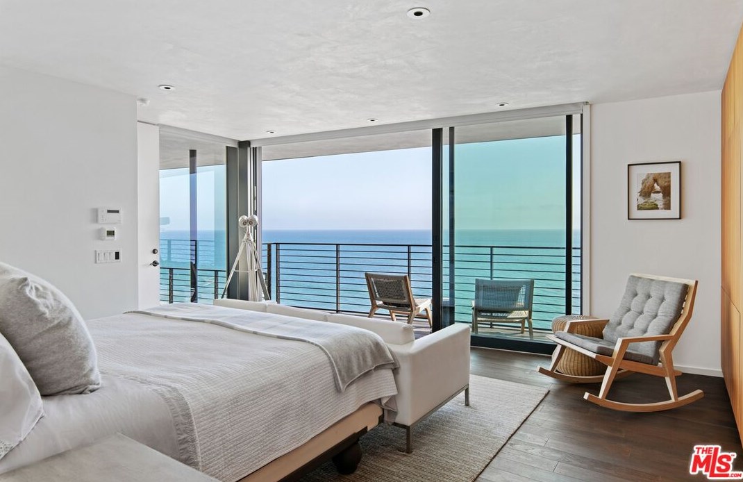 31478 Broad Bch Rd, Malibu CA  90265-2669 exterior