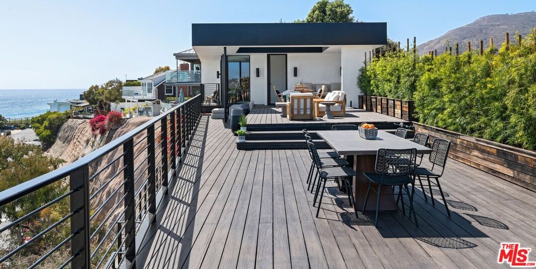 31478 Broad Bch Rd, Malibu CA  90265-2669 exterior