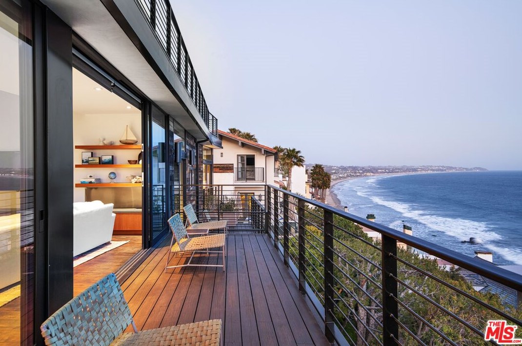 31478 Broad Bch Rd, Malibu CA  90265-2669 exterior