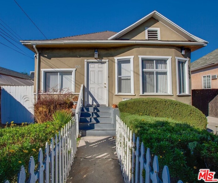 1245 40th Pl, Los Angeles, CA 90011-2759
