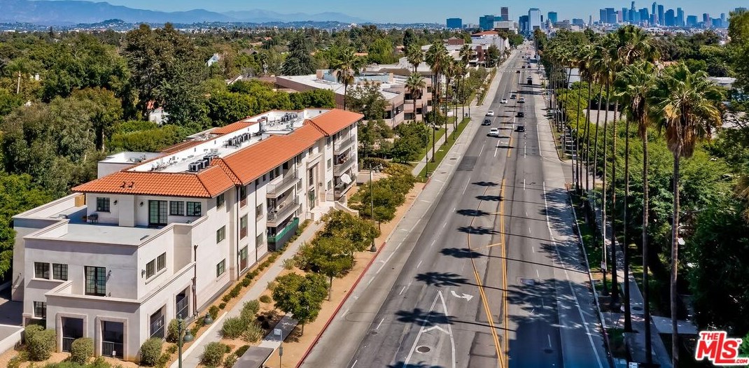 4661 Wilshire Blvd #205, Los Angeles, CA 90010
