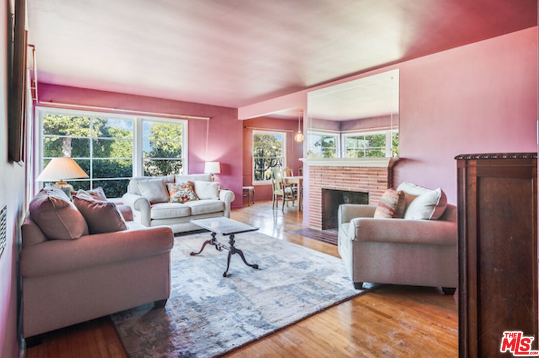 6376 Nancy St, Los Angeles, CA 90045-1236
