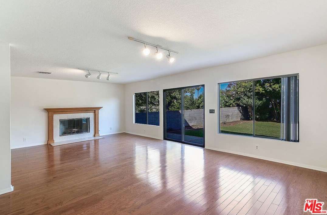 6453 Nancy St, Los Angeles CA  90045-1249 exterior