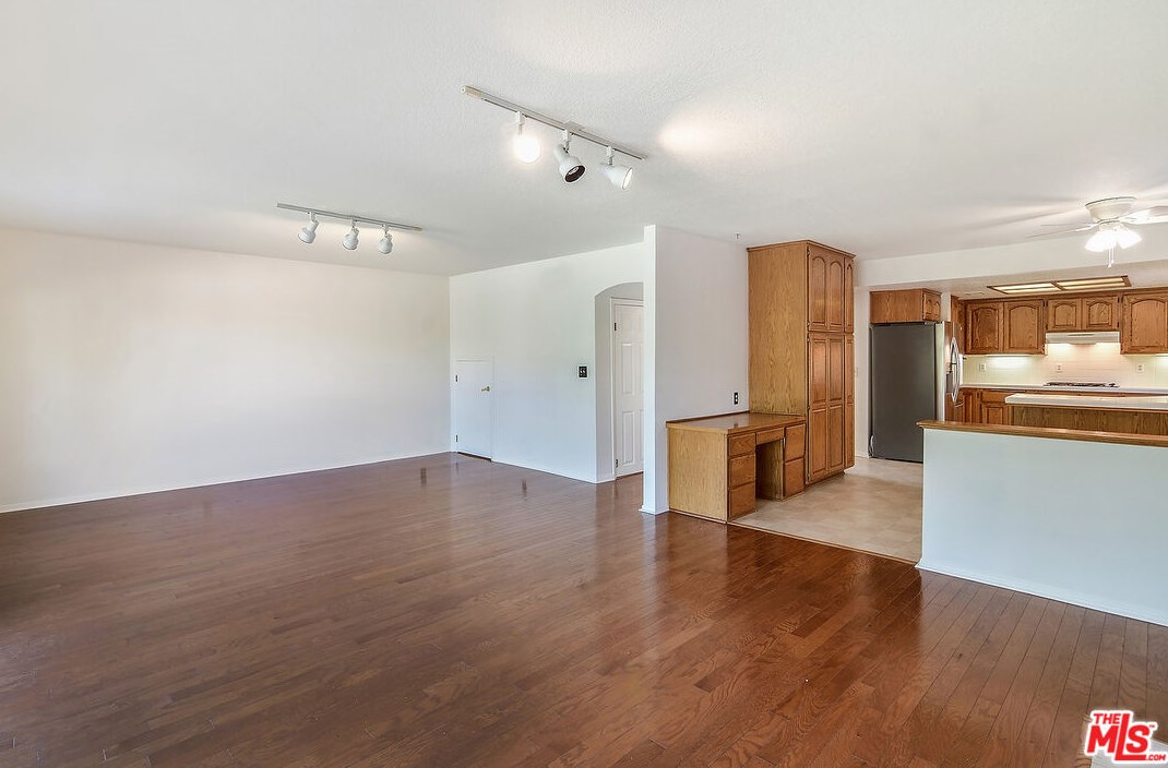 6453 Nancy St, Los Angeles CA  90045-1249 exterior