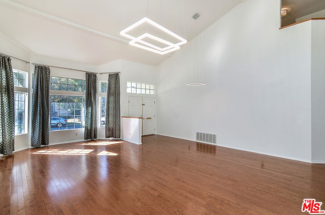 6453 Nancy St, Los Angeles CA  90045-1249 exterior