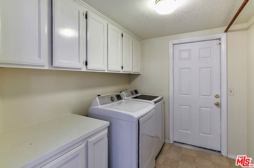 6453 Nancy St, Los Angeles CA  90045-1249 exterior